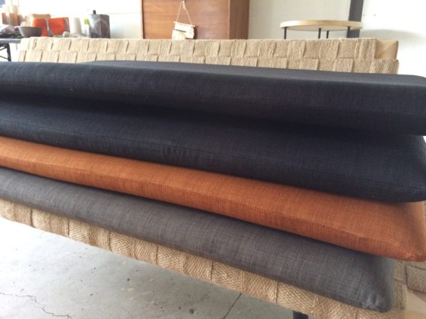 plusieurs matelas en tissu, agence parade