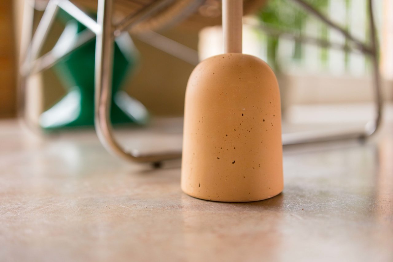 pied béton paravent plexiglas