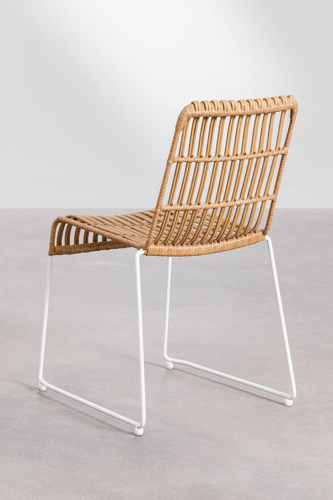 Chaise blanche en rotin